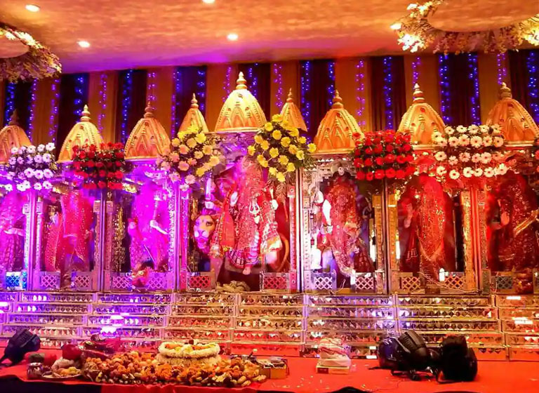 Singer Shivam Chandel performing devotional bhajan events